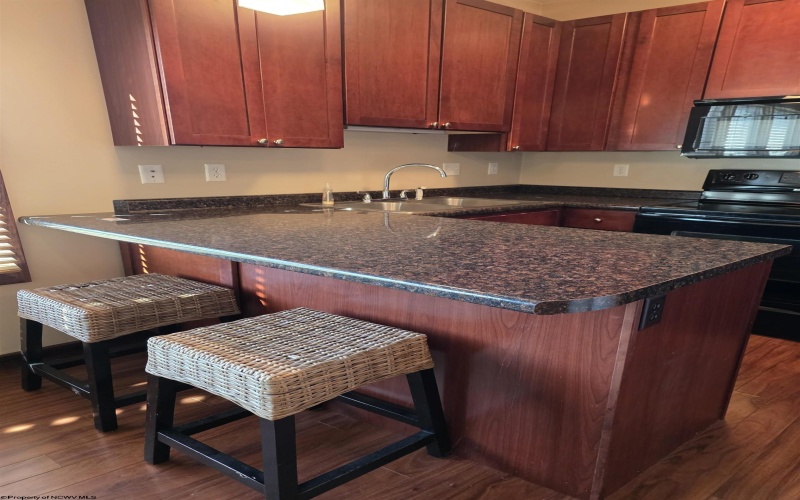 400 Inglewood Boulevard, Morgantown, West Virginia 26501-7376, 1 Bedroom Bedrooms, 4 Rooms Rooms,1 BathroomBathrooms,Single Family Attached,For Sale,Inglewood,10162023
