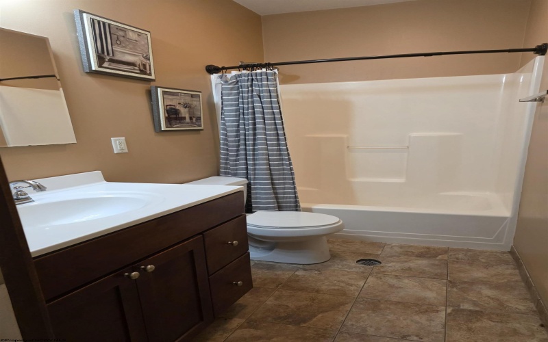 400 Inglewood Boulevard, Morgantown, West Virginia 26501-7376, 1 Bedroom Bedrooms, 4 Rooms Rooms,1 BathroomBathrooms,Single Family Attached,For Sale,Inglewood,10162023