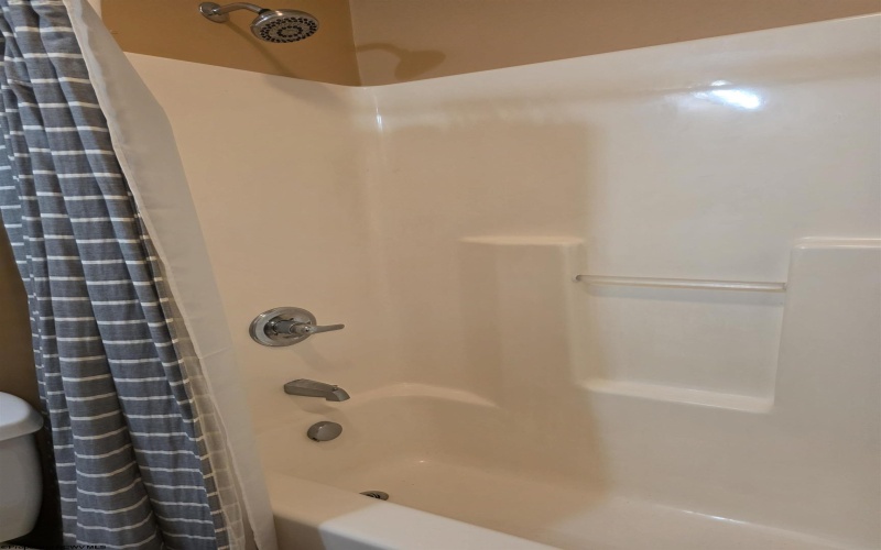 400 Inglewood Boulevard, Morgantown, West Virginia 26501-7376, 1 Bedroom Bedrooms, 4 Rooms Rooms,1 BathroomBathrooms,Single Family Attached,For Sale,Inglewood,10162023