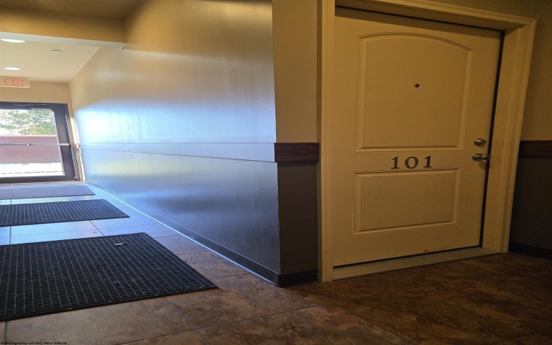 400 Inglewood Boulevard, Morgantown, West Virginia 26501-7376, 1 Bedroom Bedrooms, 4 Rooms Rooms,1 BathroomBathrooms,Single Family Attached,For Sale,Inglewood,10162023