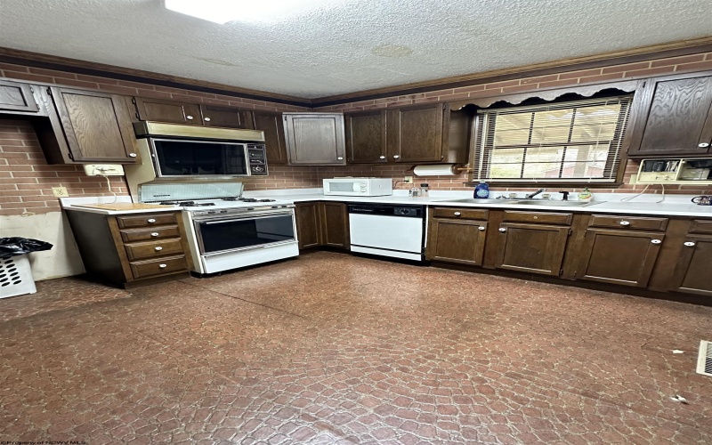 330 Beverly Pike, Elkins, West Virginia 26241, 4 Bedrooms Bedrooms, 9 Rooms Rooms,1 BathroomBathrooms,Single Family Detached,For Sale,Beverly,10162036 330 Beverly Pike, Elkins, West Virginia 26241, 4 Bedrooms Bedrooms, 9 Rooms Rooms,1 BathroomBathrooms,Single Family Detached,For Sale,Beverly,10162036