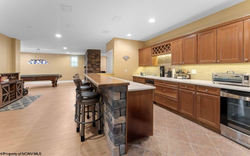 2014 Ices Ferry Drive, Morgantown, West Virginia 26508, 4 Bedrooms Bedrooms, 14 Rooms Rooms,5 BathroomsBathrooms,Residential Rentals,For Rent,Ices Ferry,10162034