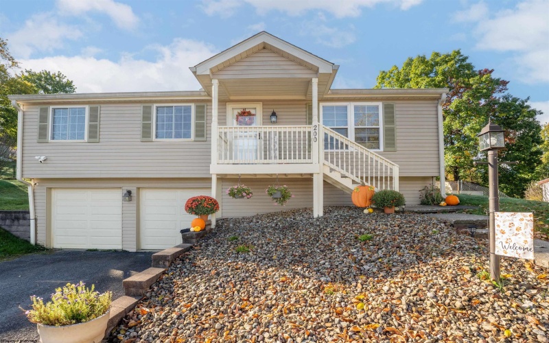 200 Eastgate Drive, Morgantown, West Virginia 26508, 3 Bedrooms Bedrooms, 7 Rooms Rooms,3 BathroomsBathrooms,Single Family Detached,For Sale,Eastgate,10162055 200 Eastgate Drive, Morgantown, West Virginia 26508, 3 Bedrooms Bedrooms, 7 Rooms Rooms,3 BathroomsBathrooms,Single Family Detached,For Sale,Eastgate,10162055