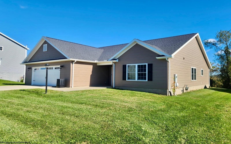 111 Charolais Circle, Fairmont, West Virginia 26554, 3 Bedrooms Bedrooms, 6 Rooms Rooms,2 BathroomsBathrooms,Single Family Detached,For Sale,Charolais,10162054 111 Charolais Circle, Fairmont, West Virginia 26554, 3 Bedrooms Bedrooms, 6 Rooms Rooms,2 BathroomsBathrooms,Single Family Detached,For Sale,Charolais,10162054
