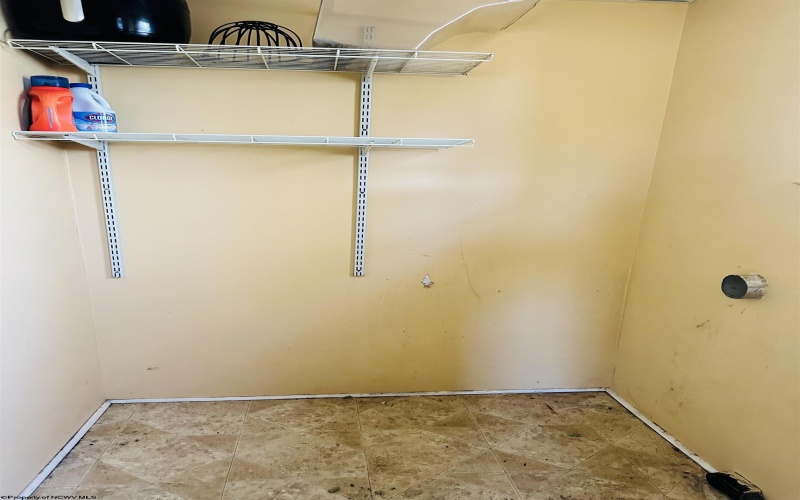 619 Walnut Avenue, Fairmont, West Virginia 26554-9998, 3 Bedrooms Bedrooms, 9 Rooms Rooms,1 BathroomBathrooms,Single Family Detached,For Sale,Walnut,10162060