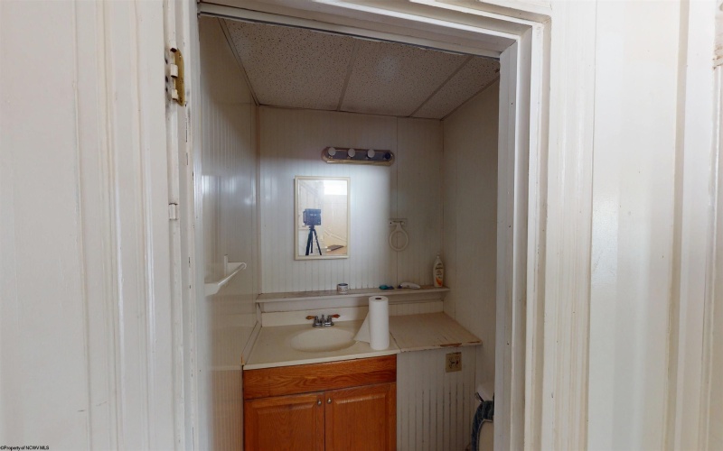 619 Walnut Avenue, Fairmont, West Virginia 26554-9998, 3 Bedrooms Bedrooms, 9 Rooms Rooms,1 BathroomBathrooms,Single Family Detached,For Sale,Walnut,10162060