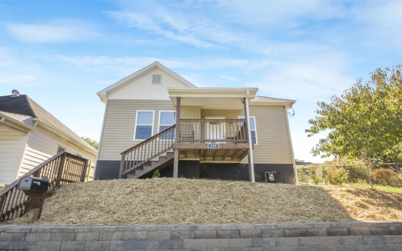 127 Floyd Street, Clarksburg, West Virginia 26301, 3 Bedrooms Bedrooms, 5 Rooms Rooms,2 BathroomsBathrooms,Single Family Detached,For Sale,Floyd,10162061 127 Floyd Street, Clarksburg, West Virginia 26301, 3 Bedrooms Bedrooms, 5 Rooms Rooms,2 BathroomsBathrooms,Single Family Detached,For Sale,Floyd,10162061
