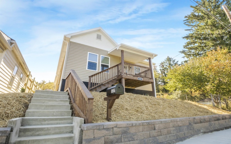127 Floyd Street, Clarksburg, West Virginia 26301, 3 Bedrooms Bedrooms, 5 Rooms Rooms,2 BathroomsBathrooms,Single Family Detached,For Sale,Floyd,10162061 127 Floyd Street, Clarksburg, West Virginia 26301, 3 Bedrooms Bedrooms, 5 Rooms Rooms,2 BathroomsBathrooms,Single Family Detached,For Sale,Floyd,10162061