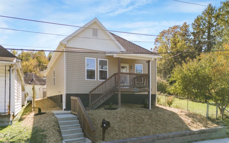 127 Floyd Street, Clarksburg, West Virginia 26301, 3 Bedrooms Bedrooms, 5 Rooms Rooms,2 BathroomsBathrooms,Single Family Detached,For Sale,Floyd,10162061 127 Floyd Street, Clarksburg, West Virginia 26301, 3 Bedrooms Bedrooms, 5 Rooms Rooms,2 BathroomsBathrooms,Single Family Detached,For Sale,Floyd,10162061