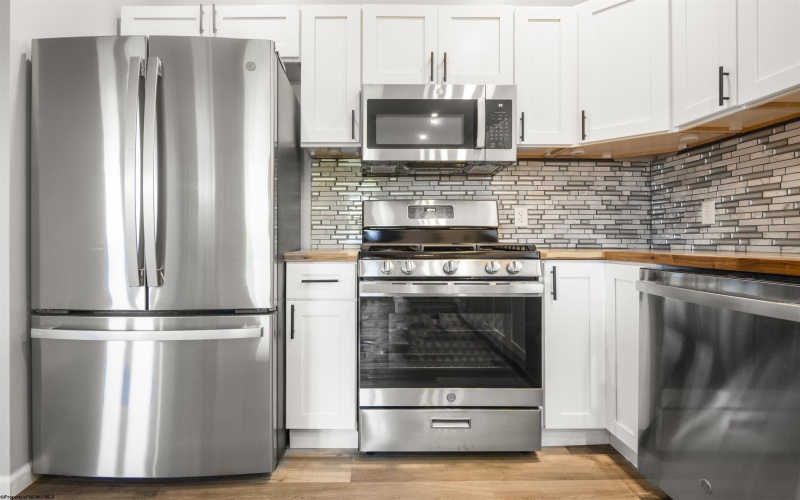 127 Floyd Street, Clarksburg, West Virginia 26301, 3 Bedrooms Bedrooms, 5 Rooms Rooms,2 BathroomsBathrooms,Single Family Detached,For Sale,Floyd,10162061 127 Floyd Street, Clarksburg, West Virginia 26301, 3 Bedrooms Bedrooms, 5 Rooms Rooms,2 BathroomsBathrooms,Single Family Detached,For Sale,Floyd,10162061