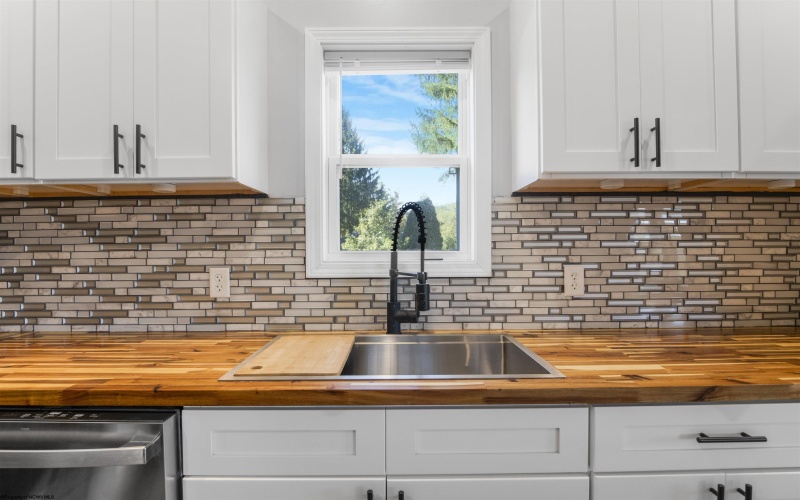 127 Floyd Street, Clarksburg, West Virginia 26301, 3 Bedrooms Bedrooms, 5 Rooms Rooms,2 BathroomsBathrooms,Single Family Detached,For Sale,Floyd,10162061 127 Floyd Street, Clarksburg, West Virginia 26301, 3 Bedrooms Bedrooms, 5 Rooms Rooms,2 BathroomsBathrooms,Single Family Detached,For Sale,Floyd,10162061