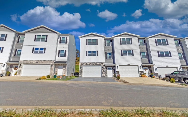 248 Red Oak Lane, Morgantown, West Virginia 26501, 3 Bedrooms Bedrooms, 8 Rooms Rooms,2 BathroomsBathrooms,Single Family Attached,For Sale,Red Oak,10162076 248 Red Oak Lane, Morgantown, West Virginia 26501, 3 Bedrooms Bedrooms, 8 Rooms Rooms,2 BathroomsBathrooms,Single Family Attached,For Sale,Red Oak,10162076