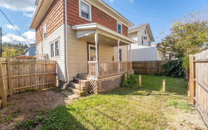 621 Elmina Street, Morgantown, West Virginia 26501, 3 Bedrooms Bedrooms, 8 Rooms Rooms,2 BathroomsBathrooms,Single Family Detached,For Sale,Elmina,10162068 621 Elmina Street, Morgantown, West Virginia 26501, 3 Bedrooms Bedrooms, 8 Rooms Rooms,2 BathroomsBathrooms,Single Family Detached,For Sale,Elmina,10162068