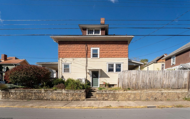 621 Elmina Street, Morgantown, West Virginia 26501, 3 Bedrooms Bedrooms, 8 Rooms Rooms,2 BathroomsBathrooms,Single Family Detached,For Sale,Elmina,10162068 621 Elmina Street, Morgantown, West Virginia 26501, 3 Bedrooms Bedrooms, 8 Rooms Rooms,2 BathroomsBathrooms,Single Family Detached,For Sale,Elmina,10162068