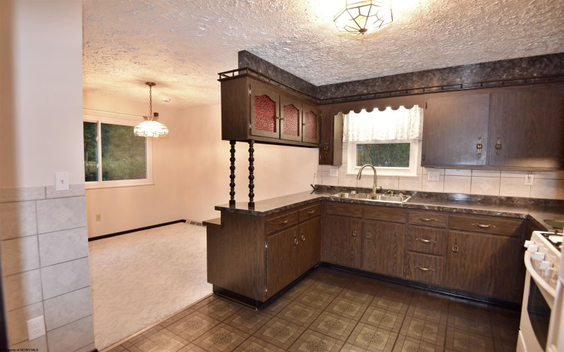 1100 Country Club Road, Clarksburg, West Virginia 26301, 3 Bedrooms Bedrooms, 7 Rooms Rooms,2 BathroomsBathrooms,Single Family Detached,For Sale,Country Club,10162071 1100 Country Club Road, Clarksburg, West Virginia 26301, 3 Bedrooms Bedrooms, 7 Rooms Rooms,2 BathroomsBathrooms,Single Family Detached,For Sale,Country Club,10162071