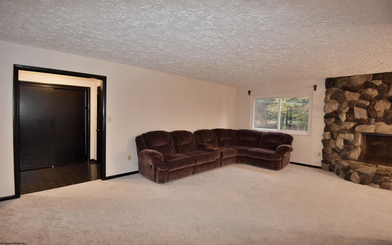 1100 Country Club Road, Clarksburg, West Virginia 26301, 3 Bedrooms Bedrooms, 7 Rooms Rooms,2 BathroomsBathrooms,Single Family Detached,For Sale,Country Club,10162071 1100 Country Club Road, Clarksburg, West Virginia 26301, 3 Bedrooms Bedrooms, 7 Rooms Rooms,2 BathroomsBathrooms,Single Family Detached,For Sale,Country Club,10162071