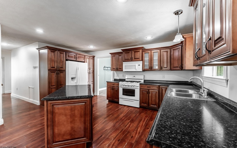 1201 Mount Zion Road, Fairmont, West Virginia 26554, 3 Bedrooms Bedrooms, 6 Rooms Rooms,2 BathroomsBathrooms,Single Family Detached,For Sale,Mount Zion,10162078