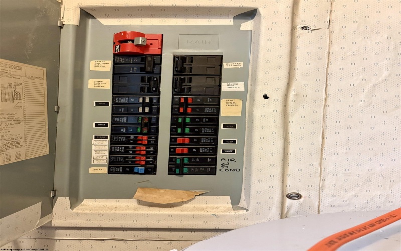 913 Henry Drive, Fairmont, West Virginia 26554, 2 Bedrooms Bedrooms, 6 Rooms Rooms,2 BathroomsBathrooms,Single Family Detached,For Sale,Henry,10162101 913 Henry Drive, Fairmont, West Virginia 26554, 2 Bedrooms Bedrooms, 6 Rooms Rooms,2 BathroomsBathrooms,Single Family Detached,For Sale,Henry,10162101