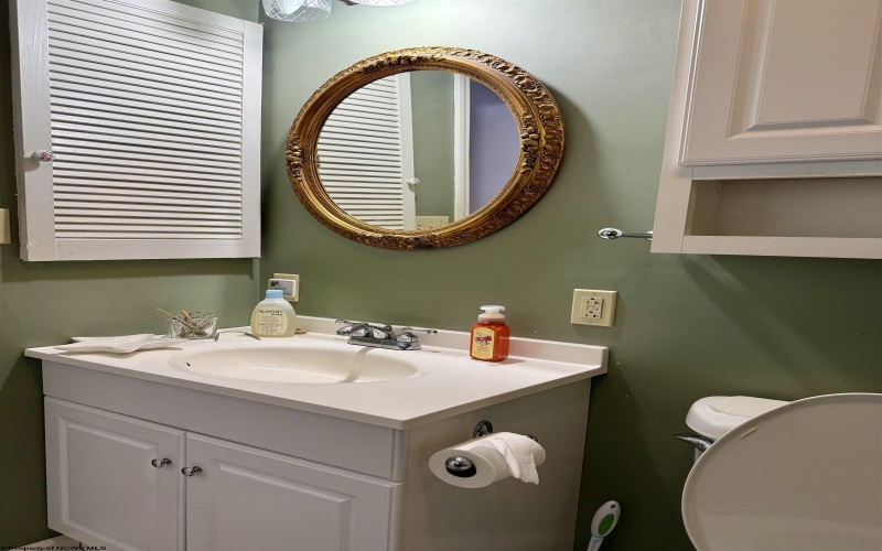 913 Henry Drive, Fairmont, West Virginia 26554, 2 Bedrooms Bedrooms, 6 Rooms Rooms,2 BathroomsBathrooms,Single Family Detached,For Sale,Henry,10162101 913 Henry Drive, Fairmont, West Virginia 26554, 2 Bedrooms Bedrooms, 6 Rooms Rooms,2 BathroomsBathrooms,Single Family Detached,For Sale,Henry,10162101