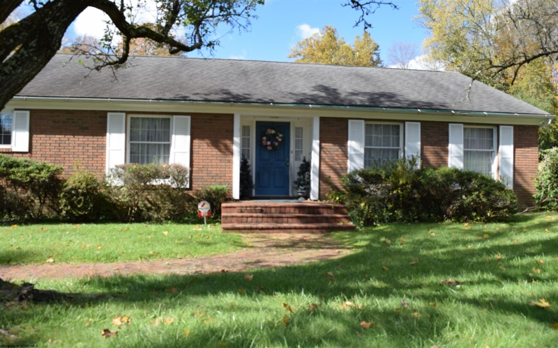 913 Henry Drive, Fairmont, West Virginia 26554, 2 Bedrooms Bedrooms, 6 Rooms Rooms,2 BathroomsBathrooms,Single Family Detached,For Sale,Henry,10162101 913 Henry Drive, Fairmont, West Virginia 26554, 2 Bedrooms Bedrooms, 6 Rooms Rooms,2 BathroomsBathrooms,Single Family Detached,For Sale,Henry,10162101