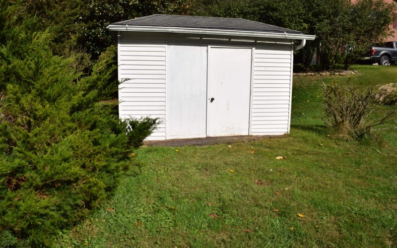 913 Henry Drive, Fairmont, West Virginia 26554, 2 Bedrooms Bedrooms, 6 Rooms Rooms,2 BathroomsBathrooms,Single Family Detached,For Sale,Henry,10162101 913 Henry Drive, Fairmont, West Virginia 26554, 2 Bedrooms Bedrooms, 6 Rooms Rooms,2 BathroomsBathrooms,Single Family Detached,For Sale,Henry,10162101