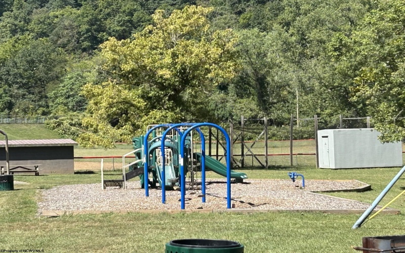 Lot 2 East Run Circle, Four States, West Virginia 26572, ,Lots/land,For Sale,East Run,10159104