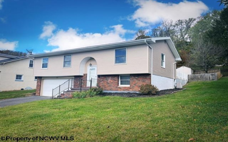 1107 Marion Avenue, Fairmont, West Virginia 26554, 3 Bedrooms Bedrooms, 7 Rooms Rooms,2 BathroomsBathrooms,Single Family Detached,For Sale,Marion,10162099