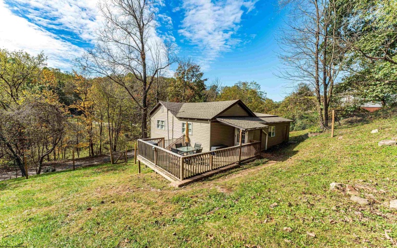 17 Brands Run Road, Morgantown, West Virginia 26501, 2 Bedrooms Bedrooms, 6 Rooms Rooms,1 BathroomBathrooms,Single Family Detached,For Sale,Brands Run,10162090 17 Brands Run Road, Morgantown, West Virginia 26501, 2 Bedrooms Bedrooms, 6 Rooms Rooms,1 BathroomBathrooms,Single Family Detached,For Sale,Brands Run,10162090