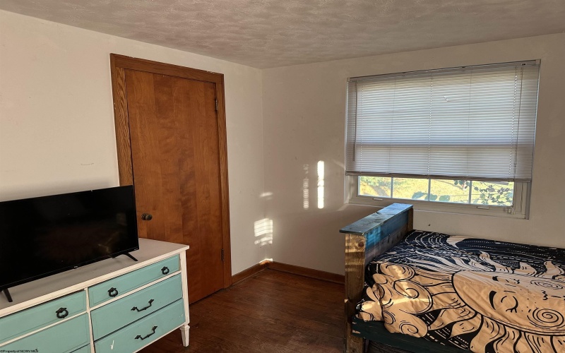 605 Mineral Road, Glenville, West Virginia 26351, 4 Bedrooms Bedrooms, 7 Rooms Rooms,1 BathroomBathrooms,Single Family Detached,For Sale,Mineral,10162109