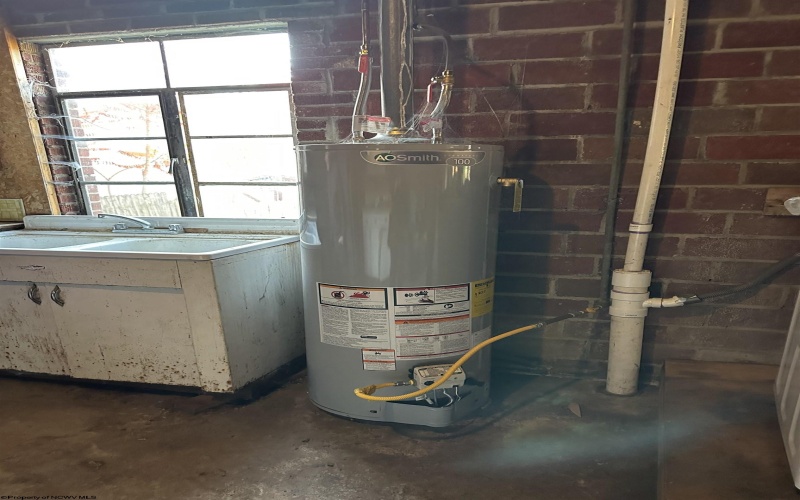 605 Mineral Road, Glenville, West Virginia 26351, 4 Bedrooms Bedrooms, 7 Rooms Rooms,1 BathroomBathrooms,Single Family Detached,For Sale,Mineral,10162109