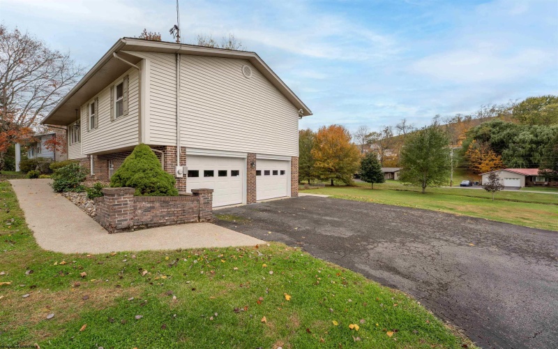 20 Meadow Brooke Drive, Morgantown, West Virginia 26508, 3 Bedrooms Bedrooms, 7 Rooms Rooms,2 BathroomsBathrooms,Single Family Detached,For Sale,Meadow Brooke,10162136 20 Meadow Brooke Drive, Morgantown, West Virginia 26508, 3 Bedrooms Bedrooms, 7 Rooms Rooms,2 BathroomsBathrooms,Single Family Detached,For Sale,Meadow Brooke,10162136