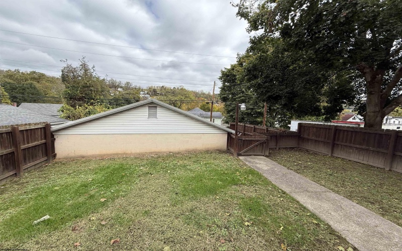 211 McGraw Avenue, Grafton, West Virginia 24701, 4 Bedrooms Bedrooms, 9 Rooms Rooms,3 BathroomsBathrooms,Single Family Detached,For Sale,McGraw,10162131 211 McGraw Avenue, Grafton, West Virginia 24701, 4 Bedrooms Bedrooms, 9 Rooms Rooms,3 BathroomsBathrooms,Single Family Detached,For Sale,McGraw,10162131