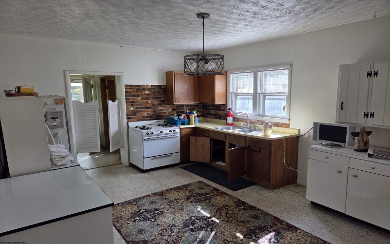 230 Merrill Street, Parsons, West Virginia 26287, 3 Bedrooms Bedrooms, 6 Rooms Rooms,1 BathroomBathrooms,Single Family Detached,For Sale,Merrill,10162130 230 Merrill Street, Parsons, West Virginia 26287, 3 Bedrooms Bedrooms, 6 Rooms Rooms,1 BathroomBathrooms,Single Family Detached,For Sale,Merrill,10162130