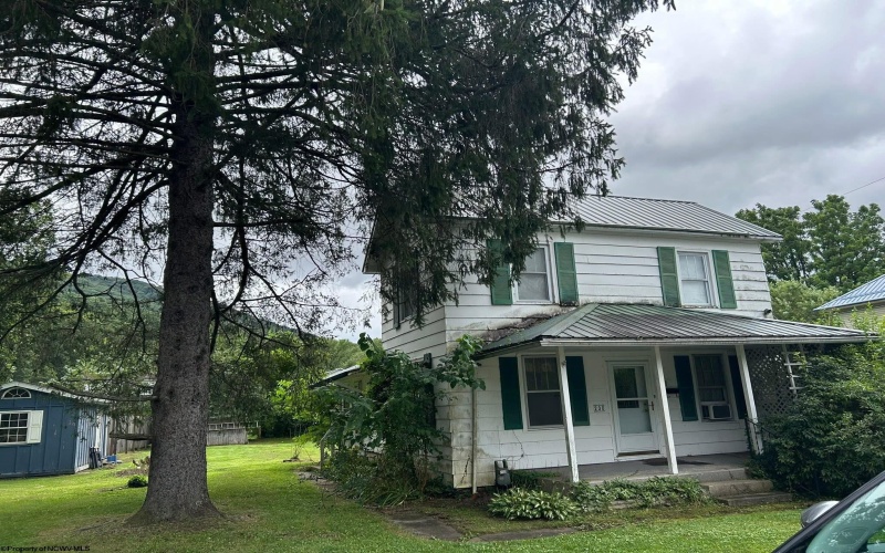 230 Merrill Street, Parsons, West Virginia 26287, 3 Bedrooms Bedrooms, 6 Rooms Rooms,1 BathroomBathrooms,Single Family Detached,For Sale,Merrill,10162130 230 Merrill Street, Parsons, West Virginia 26287, 3 Bedrooms Bedrooms, 6 Rooms Rooms,1 BathroomBathrooms,Single Family Detached,For Sale,Merrill,10162130