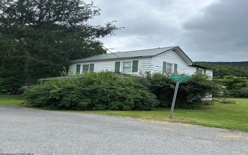 230 Merrill Street, Parsons, West Virginia 26287, 3 Bedrooms Bedrooms, 6 Rooms Rooms,1 BathroomBathrooms,Single Family Detached,For Sale,Merrill,10162130 230 Merrill Street, Parsons, West Virginia 26287, 3 Bedrooms Bedrooms, 6 Rooms Rooms,1 BathroomBathrooms,Single Family Detached,For Sale,Merrill,10162130