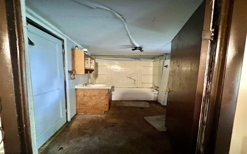 302 Butchers Lane, Weston, West Virginia 26452, ,Lots/land,For Sale,Butchers,10162141