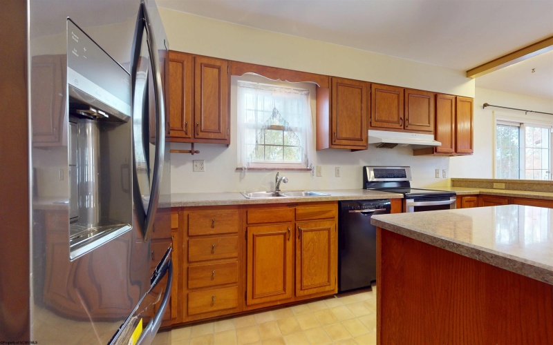 1235 Woodland Crescent, Fairmont, West Virginia 26554, 4 Bedrooms Bedrooms, 8 Rooms Rooms,1 BathroomBathrooms,Single Family Detached,For Sale,Woodland,10162140