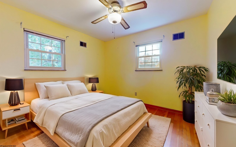 1235 Woodland Crescent, Fairmont, West Virginia 26554, 4 Bedrooms Bedrooms, 8 Rooms Rooms,1 BathroomBathrooms,Single Family Detached,For Sale,Woodland,10162140