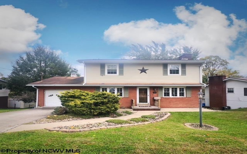 1235 Woodland Crescent, Fairmont, West Virginia 26554, 4 Bedrooms Bedrooms, 8 Rooms Rooms,1 BathroomBathrooms,Single Family Detached,For Sale,Woodland,10162140