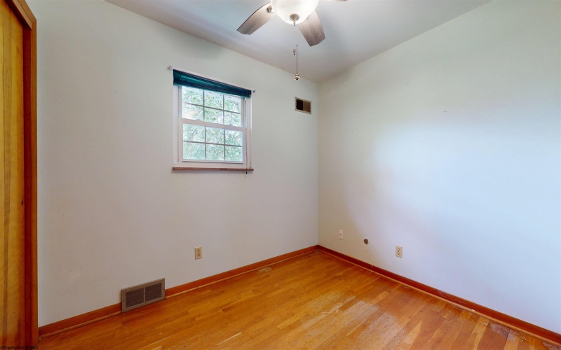 1235 Woodland Crescent, Fairmont, West Virginia 26554, 4 Bedrooms Bedrooms, 8 Rooms Rooms,1 BathroomBathrooms,Single Family Detached,For Sale,Woodland,10162140