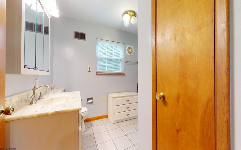 1235 Woodland Crescent, Fairmont, West Virginia 26554, 4 Bedrooms Bedrooms, 8 Rooms Rooms,1 BathroomBathrooms,Single Family Detached,For Sale,Woodland,10162140