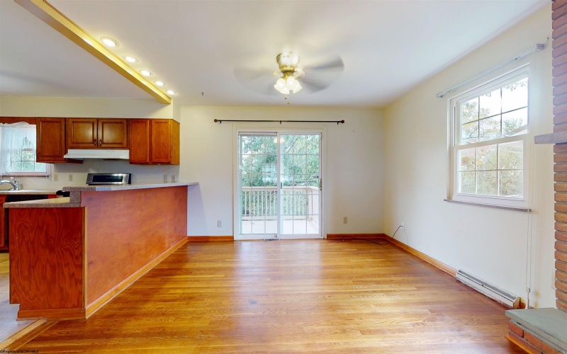 1235 Woodland Crescent, Fairmont, West Virginia 26554, 4 Bedrooms Bedrooms, 8 Rooms Rooms,1 BathroomBathrooms,Single Family Detached,For Sale,Woodland,10162140