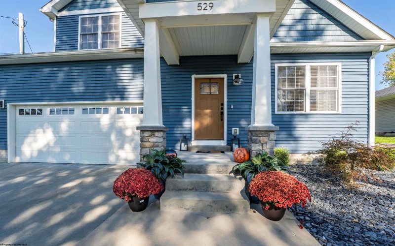 529 Aspen Street, Morgantown, West Virginia 26505, 4 Bedrooms Bedrooms, 6 Rooms Rooms,3 BathroomsBathrooms,Single Family Detached,For Sale,Aspen,10162144