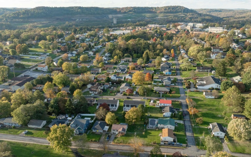529 Aspen Street, Morgantown, West Virginia 26505, 4 Bedrooms Bedrooms, 6 Rooms Rooms,3 BathroomsBathrooms,Single Family Detached,For Sale,Aspen,10162144