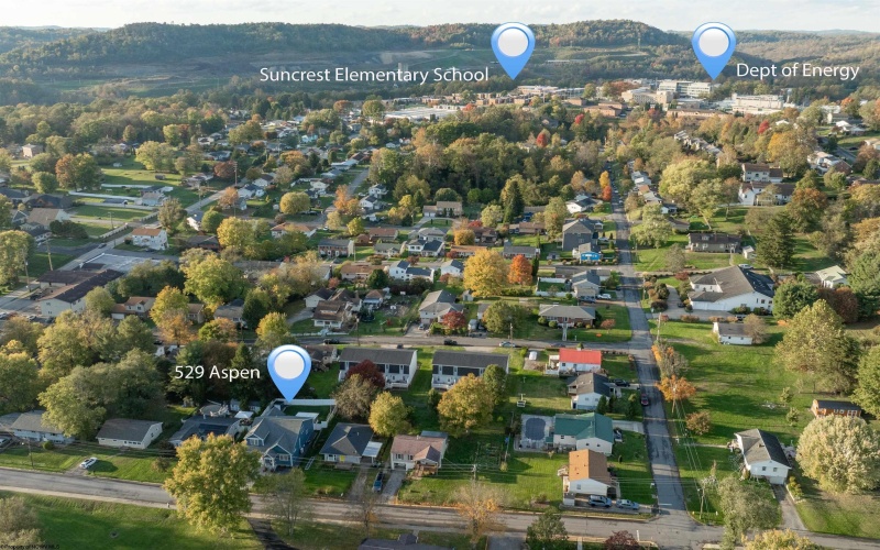 529 Aspen Street, Morgantown, West Virginia 26505, 4 Bedrooms Bedrooms, 6 Rooms Rooms,3 BathroomsBathrooms,Single Family Detached,For Sale,Aspen,10162144