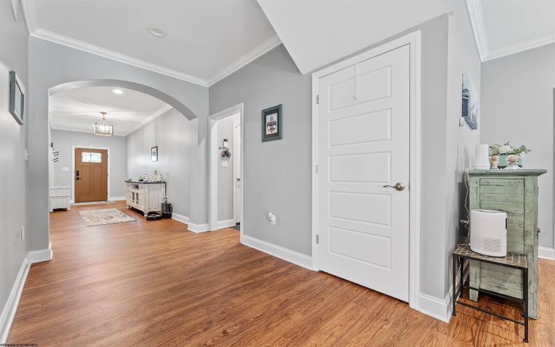 529 Aspen Street, Morgantown, West Virginia 26505, 4 Bedrooms Bedrooms, 6 Rooms Rooms,3 BathroomsBathrooms,Single Family Detached,For Sale,Aspen,10162144