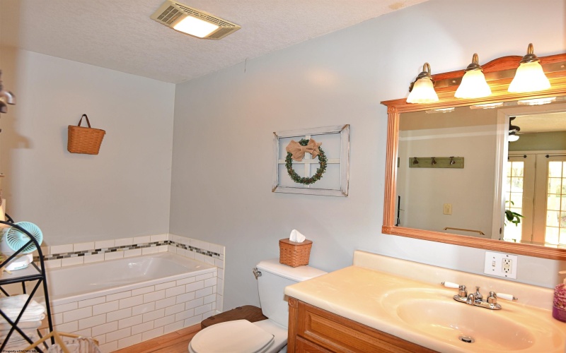 36 Holly Street, Elkins, West Virginia 26241, 2 Bedrooms Bedrooms, 4 Rooms Rooms,2 BathroomsBathrooms,Single Family Detached,For Sale,Holly,10162162