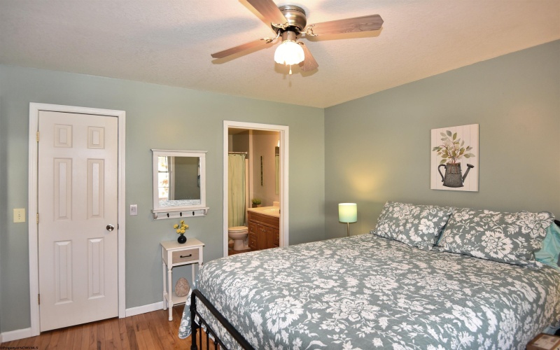 36 Holly Street, Elkins, West Virginia 26241, 2 Bedrooms Bedrooms, 4 Rooms Rooms,2 BathroomsBathrooms,Single Family Detached,For Sale,Holly,10162162