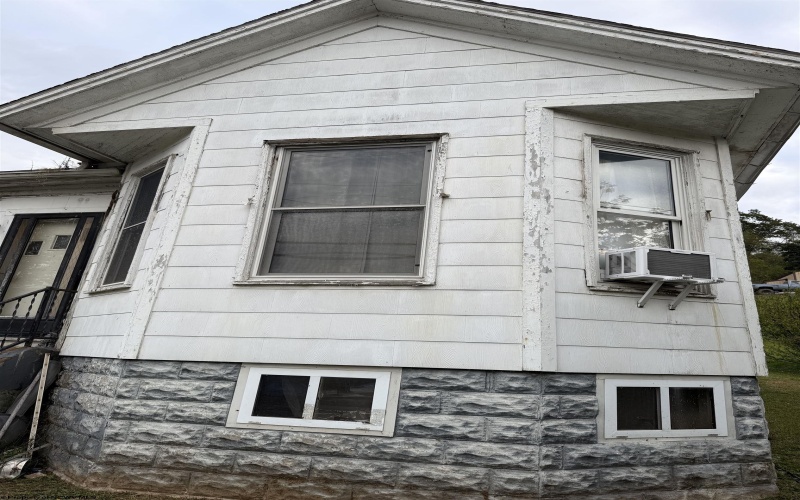 739 US 19 Highway, Weston, West Virginia 26452, 2 Bedrooms Bedrooms, 8 Rooms Rooms,1 BathroomBathrooms,Single Family Detached,For Sale,US 19,10162160 739 US 19 Highway, Weston, West Virginia 26452, 2 Bedrooms Bedrooms, 8 Rooms Rooms,1 BathroomBathrooms,Single Family Detached,For Sale,US 19,10162160