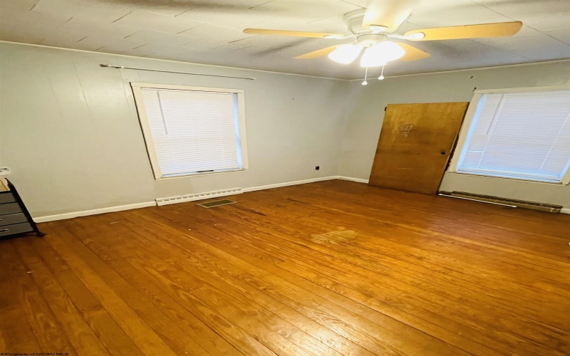 412 Merrill Avenue, Rivesville, West Virginia 26588, 3 Bedrooms Bedrooms, 8 Rooms Rooms,2 BathroomsBathrooms,Single Family Detached,For Sale,Merrill,10162173 412 Merrill Avenue, Rivesville, West Virginia 26588, 3 Bedrooms Bedrooms, 8 Rooms Rooms,2 BathroomsBathrooms,Single Family Detached,For Sale,Merrill,10162173